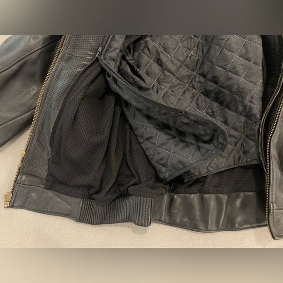 Motorcyclist Fox Creek Leather Bomber Jacket - Picture 16 of 17